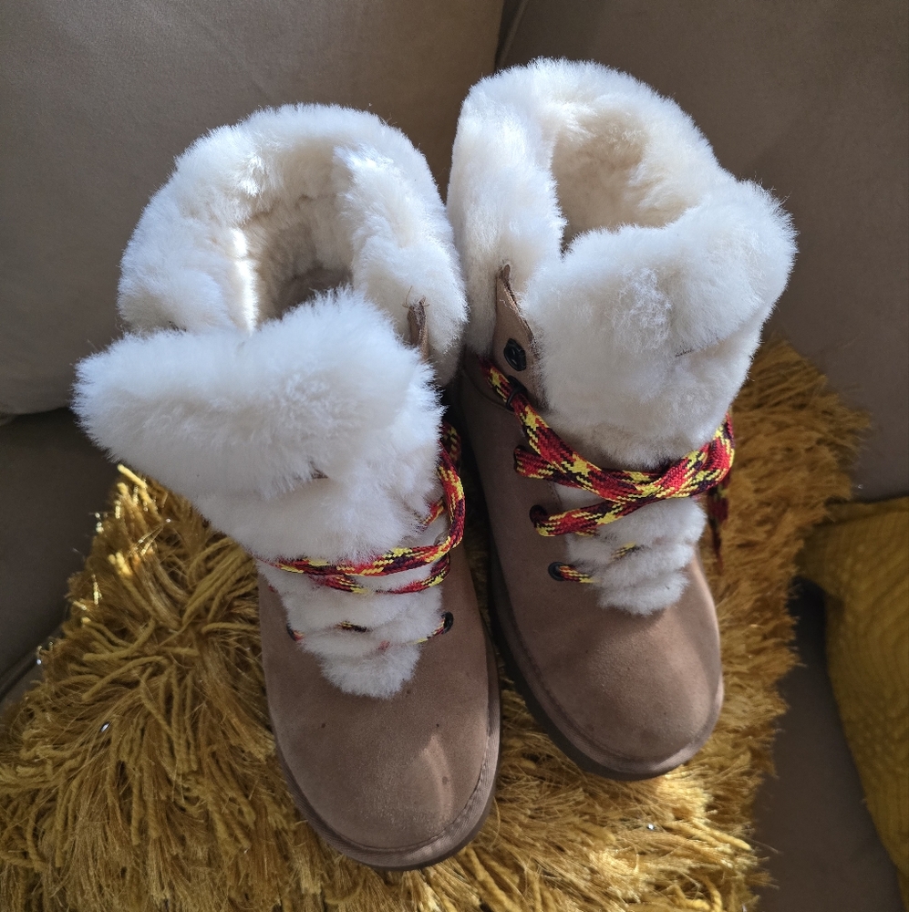 UGG Suede Boots with Fur Lining and Multicolor Laces